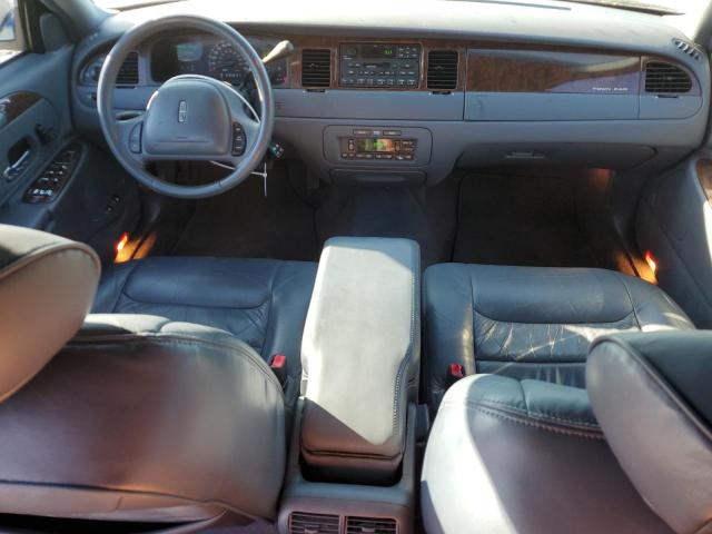 1LNHM81W1YY806043 - 2000 LINCOLN TOWN CAR EXECUTIVE Blau Foto 8