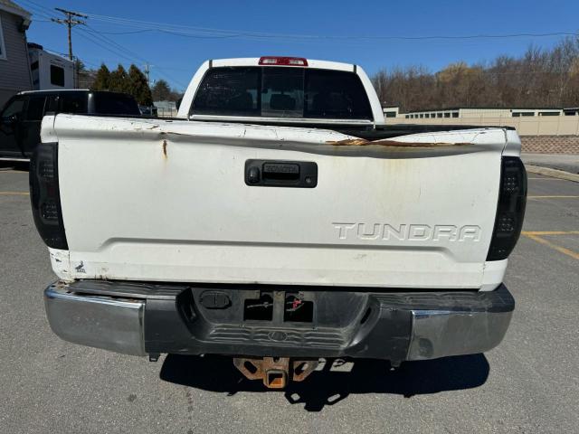 5TFUY5F12EX389536 - 2014 TOYOTA TUNDRA DOUBLE CAB SR/SR5 WHITE photo 5