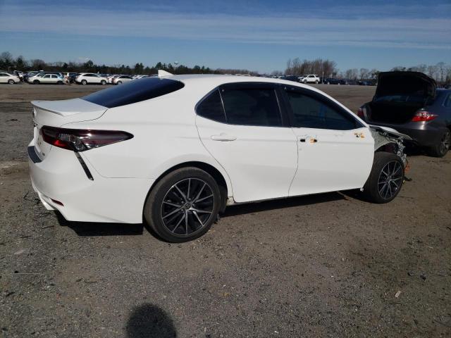 4T1G11AK8MU573370 - 2021 TOYOTA CAMRY SE WHITE photo 3