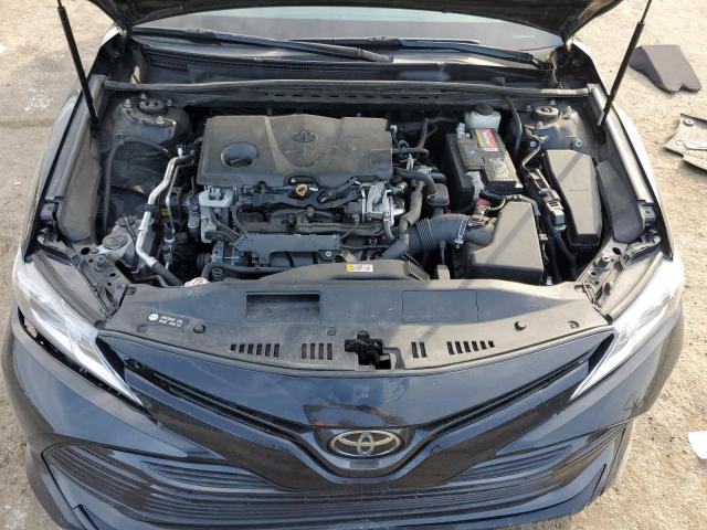 4T1B11HK1JU633503 - 2018 TOYOTA CAMRY L BLACK photo 11