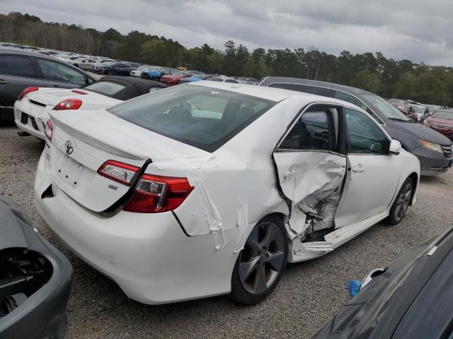 4T1BK1FKXEU552411 - 2014 TOYOTA CAMRY SE WHITE photo 3