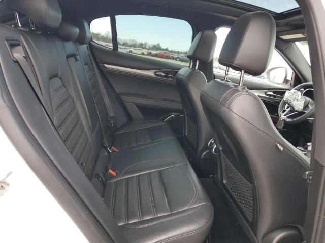 ZASFAKNN7J7B95991 - 2018 ALFA ROMEO STELVIO TI SPORT WHITE photo 11