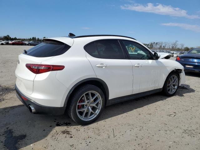 ZASFAKNN7J7B95991 - 2018 ALFA ROMEO STELVIO TI SPORT WHITE photo 3