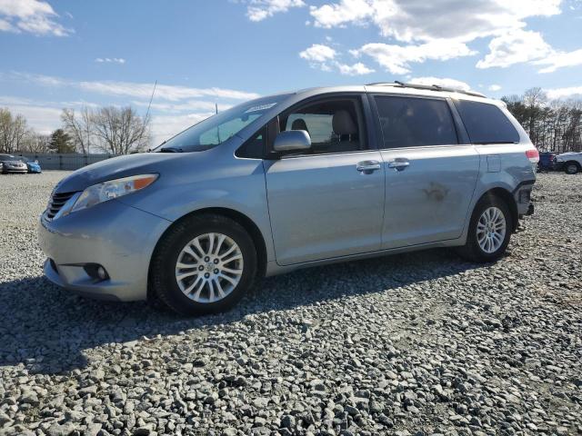 5TDYK3DC2ES499827 - 2014 TOYOTA SIENNA XLE SILVER photo 1