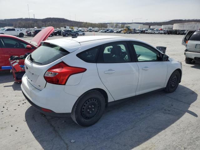 1FAHP3K26CL316123 - 2012 FORD FOCUS SE WHITE photo 3