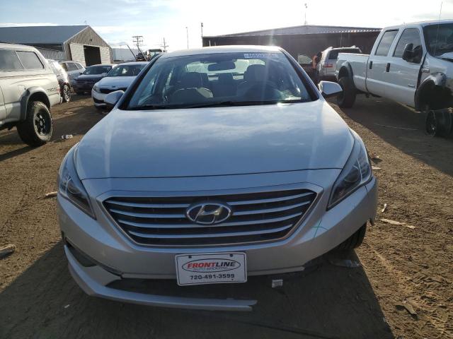 5NPE24AF3FH068041 - 2015 HYUNDAI SONATA SE SILVER photo 5