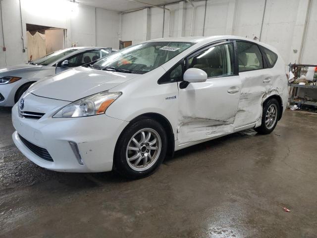 2013 TOYOTA PRIUS V, 