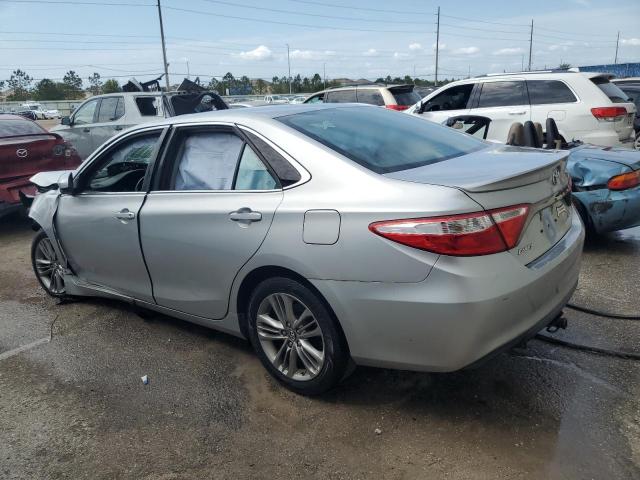 4T1BF1FK3GU569347 - 2016 TOYOTA CAMRY LE SILVER photo 2