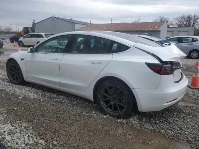 5YJ3E1EA0LF612405 - 2020 TESLA MODEL 3 WHITE photo 2