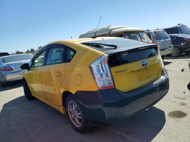 JTDKN3DU8B5328944 - 2011 TOYOTA PRIUS YELLOW photo 2