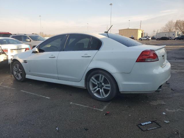 6G2ER57779L223294 - 2009 PONTIAC G8 WHITE photo 2