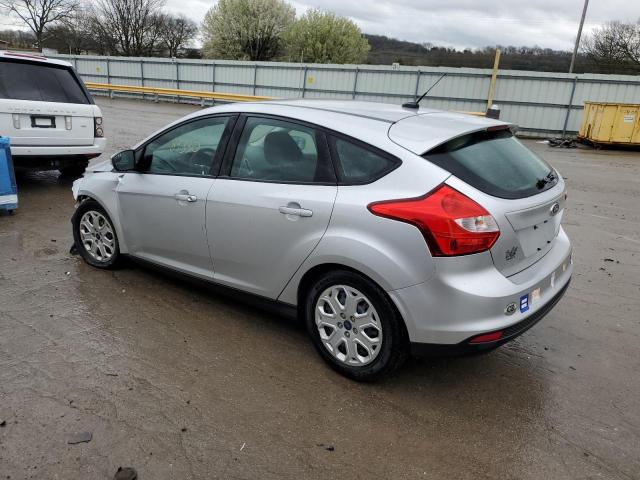 1FAHP3K2XCL390144 - 2012 FORD FOCUS SE SILVER photo 2