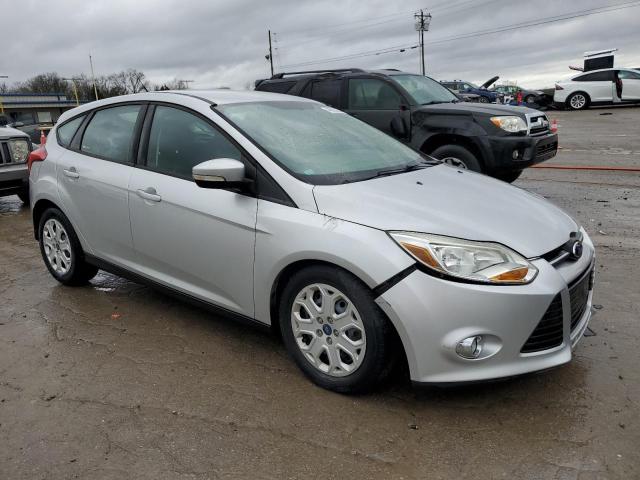 1FAHP3K2XCL390144 - 2012 FORD FOCUS SE SILVER photo 4