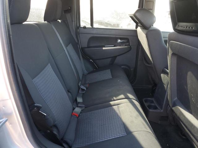 1J4PN3GK6AW146808 - 2010 JEEP LIBERTY RENEGADE SILVER photo 11