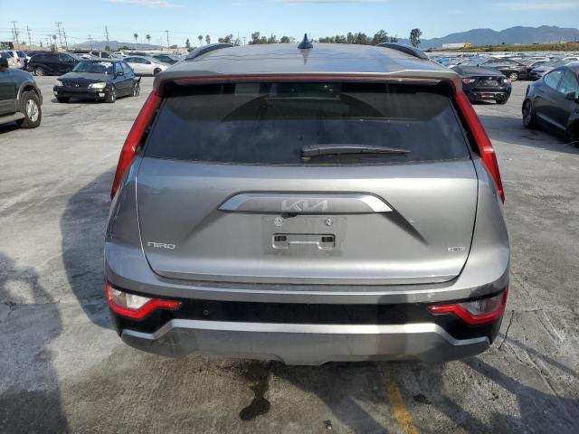 KNDCR3LE0P5090212 - 2023 KIA NIRO EX SILVER photo 6