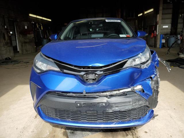 NMTKHMBX1LR103799 - 2020 TOYOTA C-HR XLE BLUE photo 5