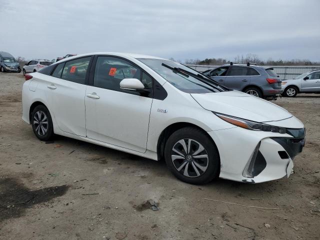 JTDKARFP2H3045045 - 2017 TOYOTA PRIUS PRIM WHITE photo 4