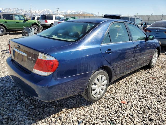 4T1BE32K35U422558 - 2005 TOYOTA CAMRY LE BLUE photo 3