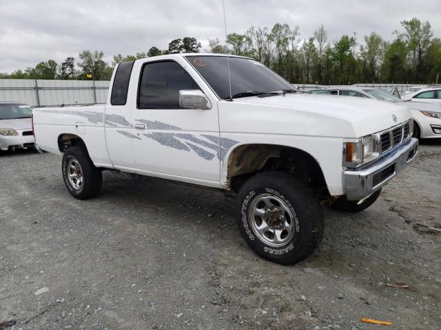 1N6HD16Y3SC302715 - 1995 NISSAN TRUCK KING CAB SE WHITE photo 4