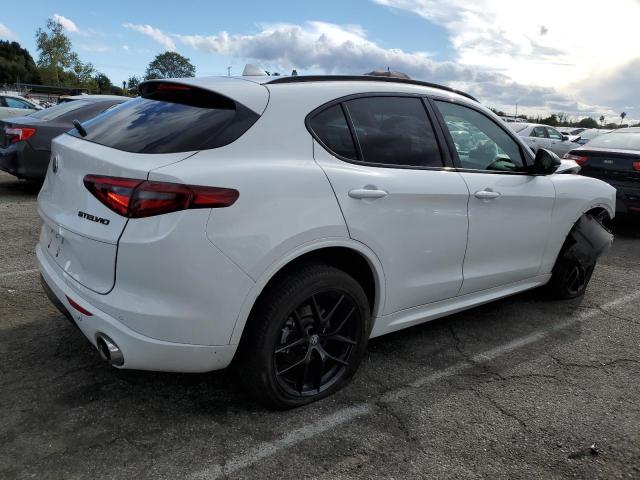 ZASPAJAN3M7D17836 - 2021 ALFA ROMEO STELVIO SPORT WHITE photo 3