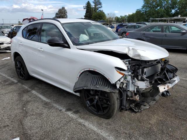 ZASPAJAN3M7D17836 - 2021 ALFA ROMEO STELVIO SPORT Weiß Foto 4