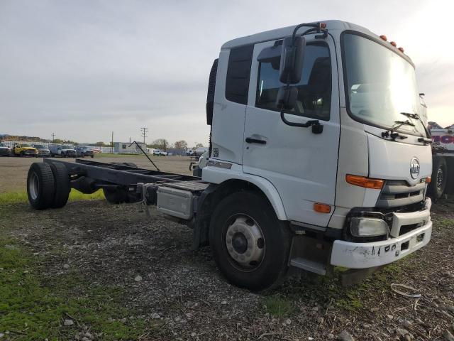 JNAA410H2CAR15275 - 2012 NISSAN DIESEL UD2600 WHITE photo 4