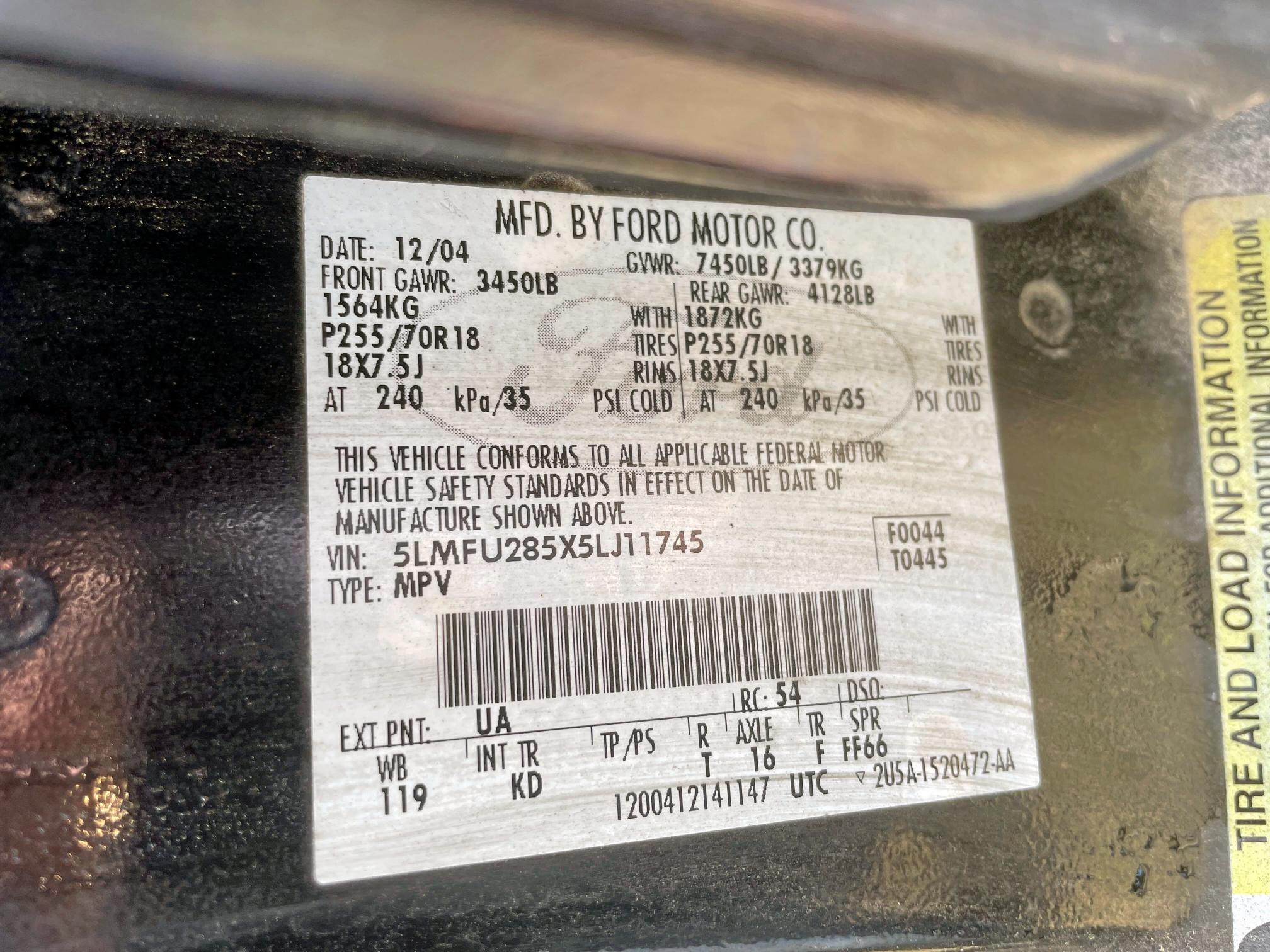 5LMFU285X5LJ11745 - 2005 LINCOLN NAVIGATOR 黑色 照片 10