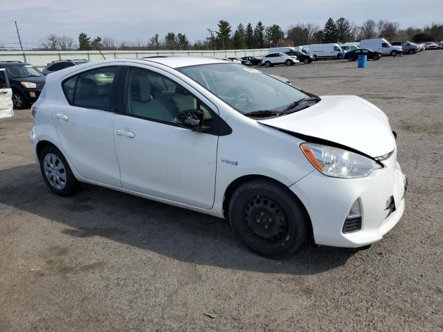 JTDKDTB37E1066780 - 2014 TOYOTA PRIUS C WHITE photo 4