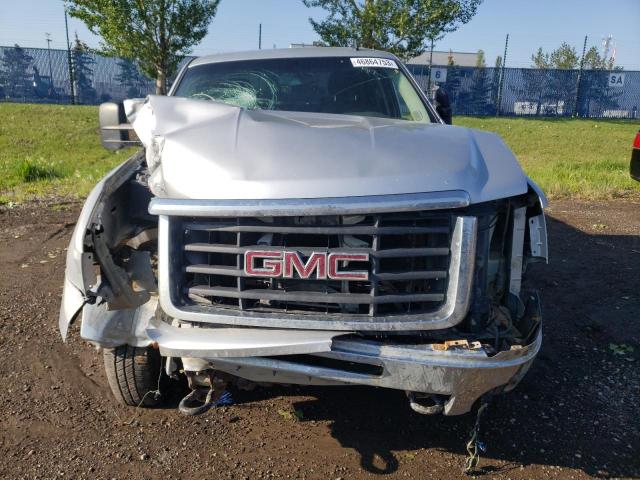 1GT4K3BG5AF113528 - 2010 GMC SIERRA K3500 SLE SILVER photo 5