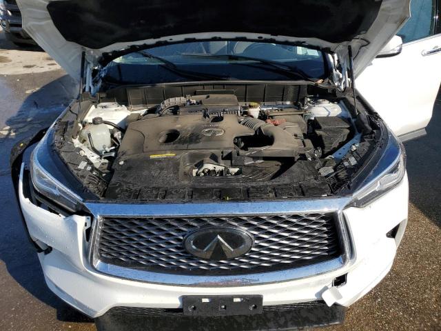 3PCAJ5M14KF125038 - 2019 INFINITI QX50 ESSENTIAL WHITE photo 11