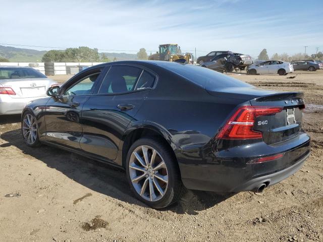 7JRA22TK4KG003440 - 2019 VOLVO S60 T6 MOMENTUM BLACK photo 2