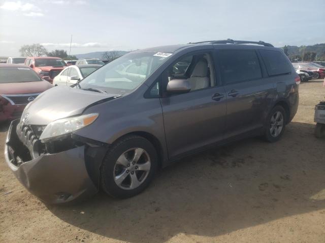 5TDKK3DC8DS289608 - 2013 TOYOTA SIENNA LE GRAY photo 1