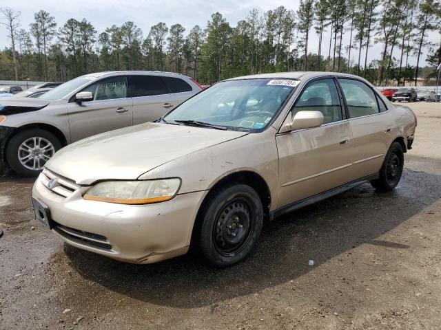 1HGCG66522A017010 - 2002 HONDA ACCORD LX GOLD photo 1