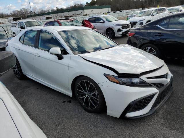 4T1G11AK8PU147070 - 2023 TOYOTA CAMRY SE NIGHT SHADE WHITE photo 4