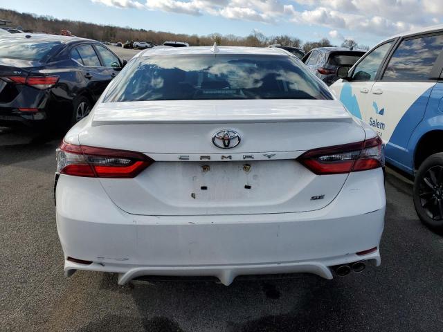 4T1G11AK8PU147070 - 2023 TOYOTA CAMRY SE NIGHT SHADE WHITE photo 6