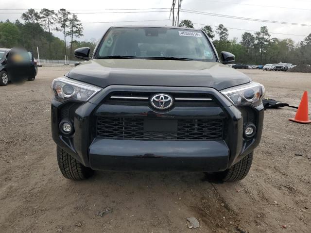 JTEEU5JR4P5302677 - 2023 TOYOTA 4RUNNER SR5 BLACK photo 5