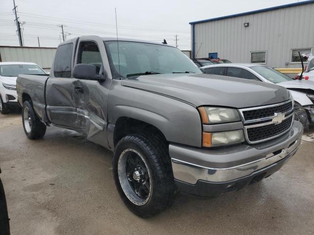 1GCEC19Z27Z105939 - 2007 CHEVROLET SILVERADO C1500 CLASSIC GRAY photo 4