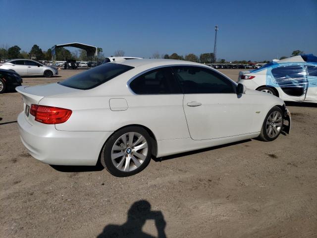 WBAKE3C51CE770747 - 2012 BMW 328 I TWO TONE photo 3