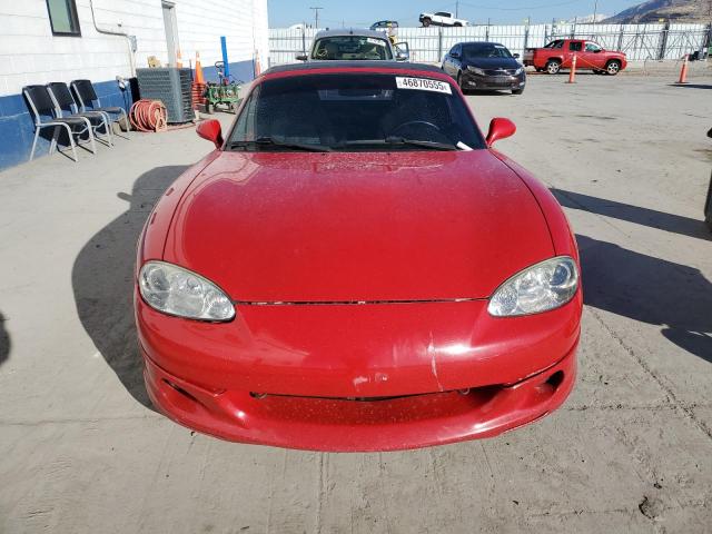 JM1NB353310217256 - 2001 MAZDA MX-5 MIATA BASE RED photo 5