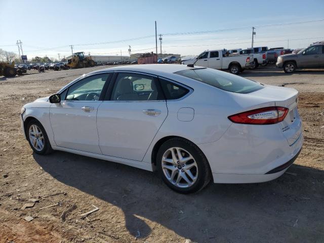 3FA6P0HD9GR235316 - 2016 FORD FUSION SE WHITE photo 2