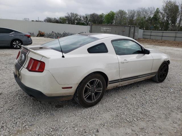 1ZVBP8AM6B5120702 - 2011 FORD MUSTANG WHITE photo 3