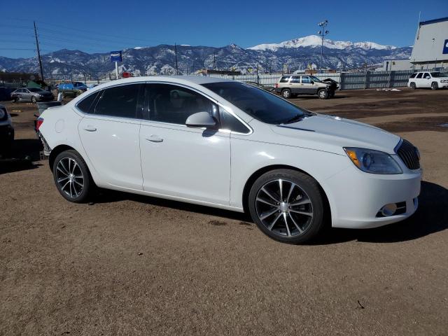 1G4PR5SKXH4122073 - 2017 BUICK VERANO SPORT TOURING WHITE photo 4