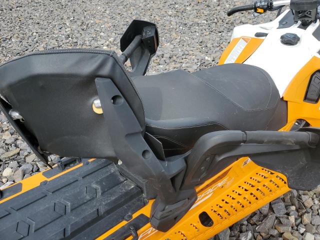 2PSMNHB1HV000114 - 2017 SKI DOO RENEGADE ORANGE photo 5