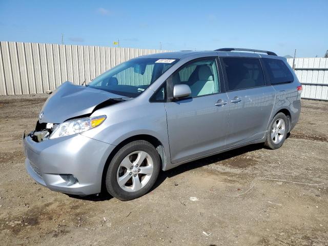 5TDKK3DC8BS155453 - 2011 TOYOTA SIENNA LE SILVER photo 1