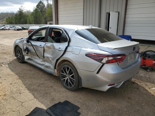 4T1T11AK3PU782390 - 2023 TOYOTA CAMRY SE NIGHT SHADE SILVER photo 2