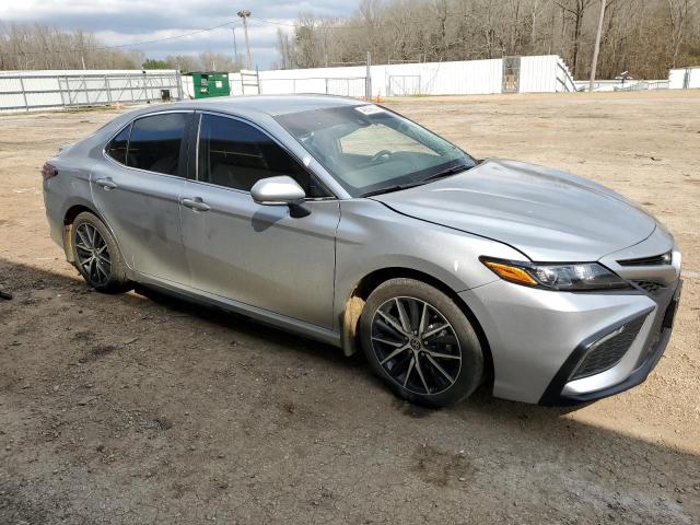 4T1T11AK3PU782390 - 2023 TOYOTA CAMRY SE NIGHT SHADE SILVER photo 4