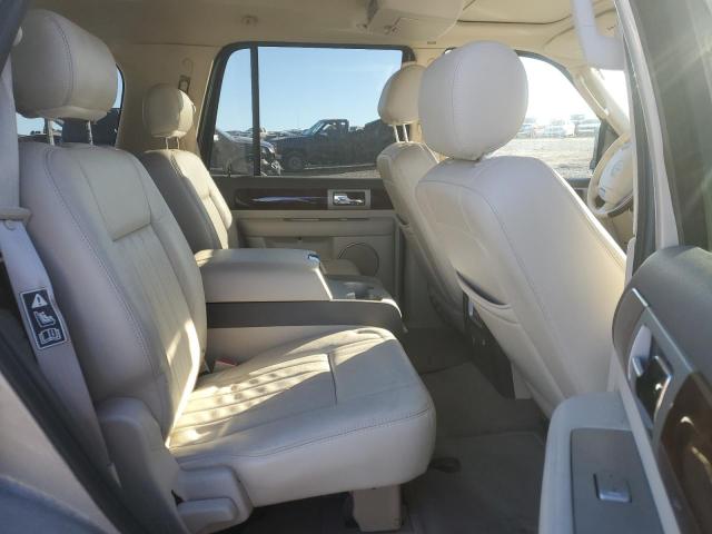 5LMFU27R24LJ05439 - 2004 LINCOLN NAVIGATOR SILVER photo 11