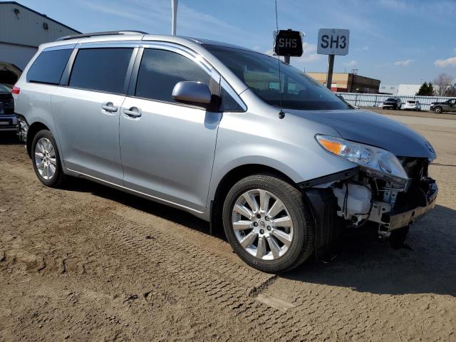 5TDDK3DCXES083104 - 2014 TOYOTA SIENNA XLE SILVER photo 4