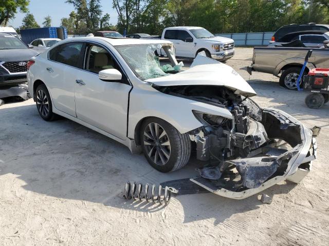 1N4AL3AP2GC137576 - 2016 NISSAN ALTIMA 2.5 WHITE photo 4