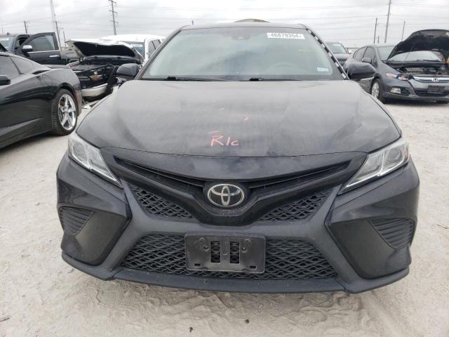 4T1B11HK8JU063807 - 2018 TOYOTA CAMRY L BLACK photo 5